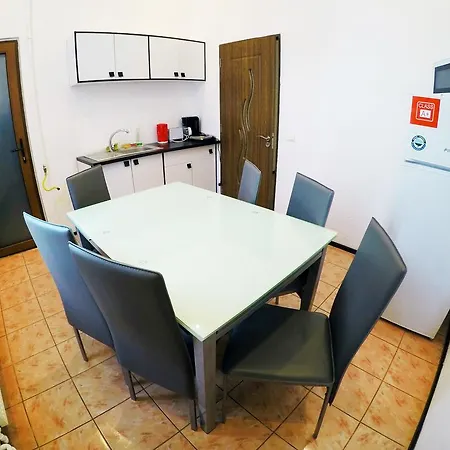 Гостьовий будинок Saguna House *