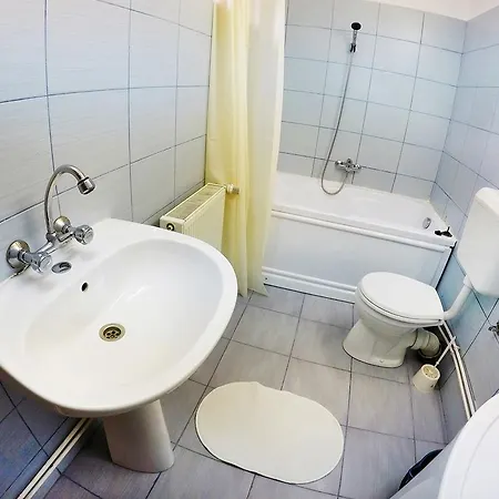 Saguna House Гостьовий будинок *